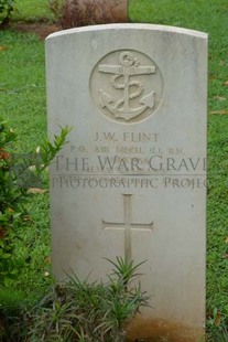 TRINCOMALEE WAR CEMETERY - FLINT, JOSEPH WALTER